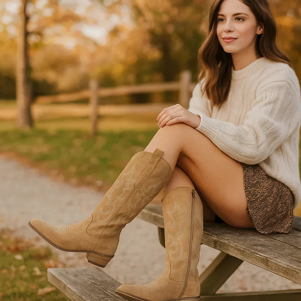 Hohe Damenstiefel im Cowboy-Stil mit breitem Absatz - Stilla