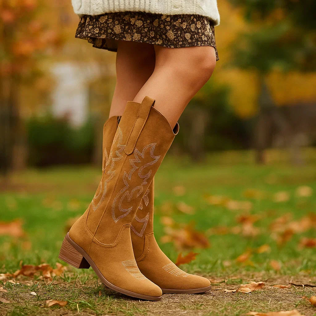 Hohe Damenstiefel im Cowboy-Stil mit breitem Absatz - Stilla