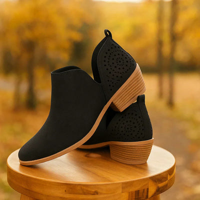 Niedrige Damenstiefeletten mit durchbrochenem Design und niedrigem Absatz - Felicia