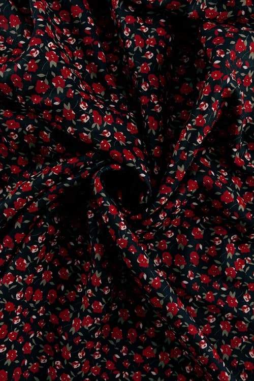 Bertha - Midikleid mit V-Ausschnitt und Blumen