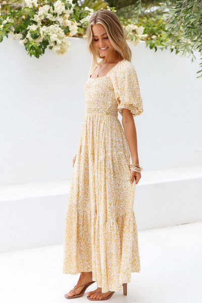 Betina - Gesmoktes Maxikleid mit quadratischem Ausschnitt
