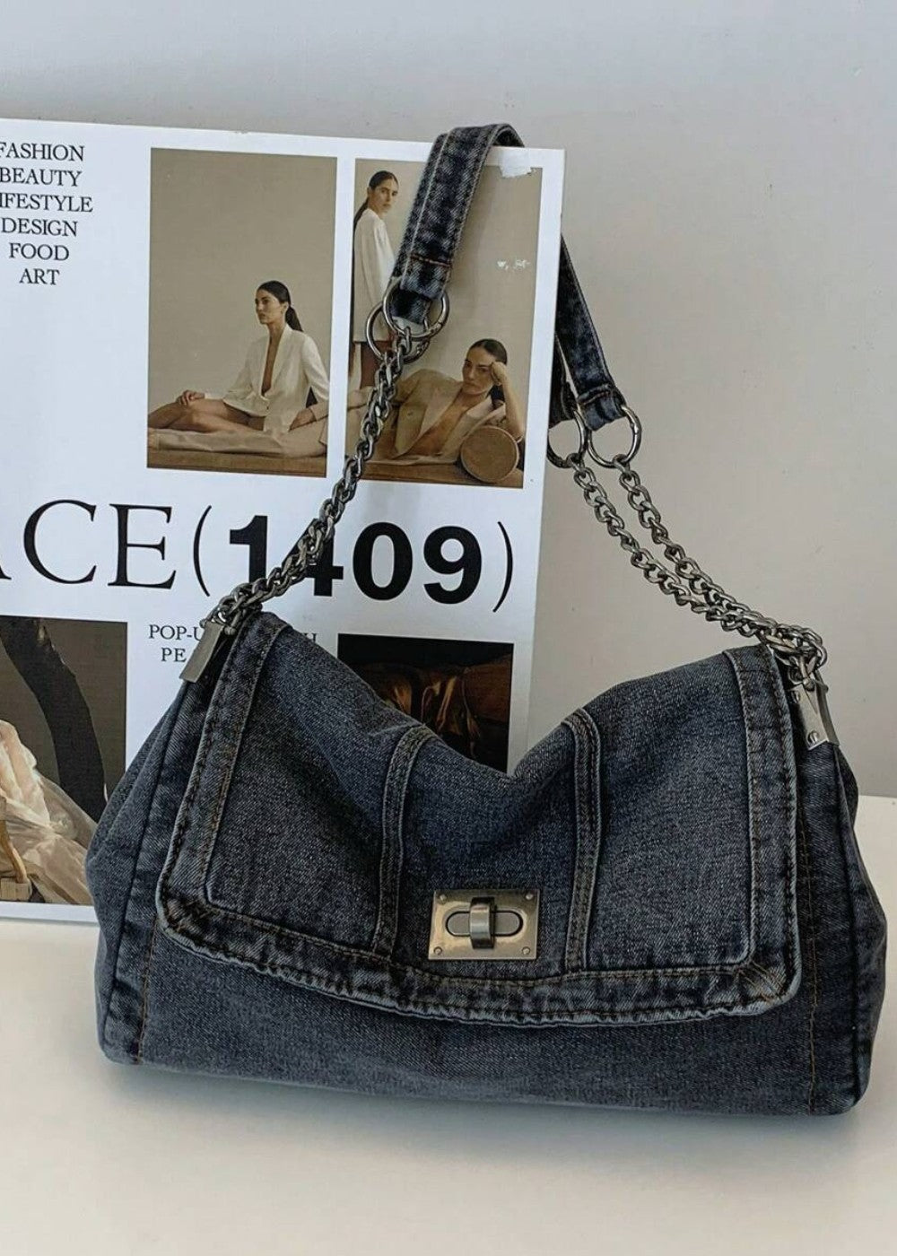 Metallische Kettentasche im urbanen Denim-Stil - Briseida