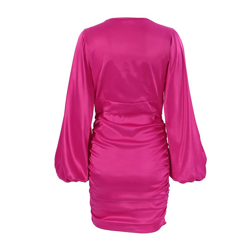 Adele - Mini-Abendkleid mit gerafften ausgestellten Ärmeln und V-Ausschnitt