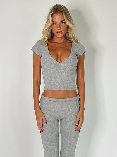 Fanny - Zweiteiliges Ensemble mit V-Ausschnitt und einfarbiger Hose