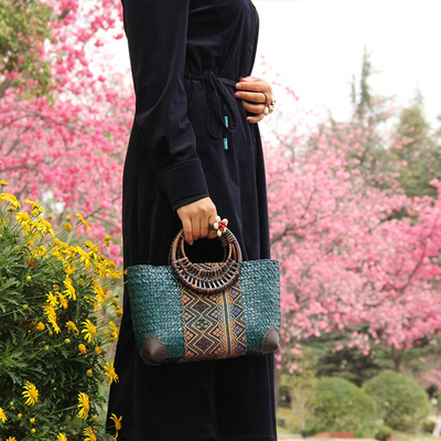 Bohemian Woven Delight Handtasche