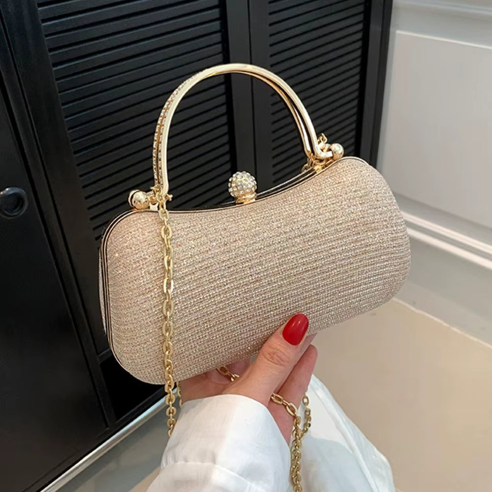 Abendtasche für Damen mit glänzenden Details und schmuckvollem Griff - Dhalia