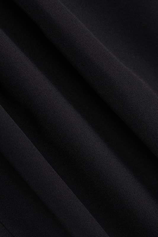 Evelyn - Mini-Faltenkleid mit kurzen Ärmeln