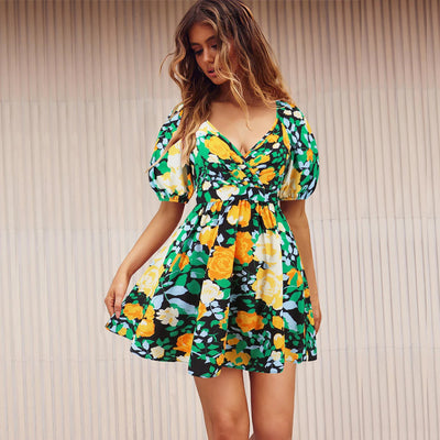 Val - Kleid mit Blumenmuster und V-Ausschnitt