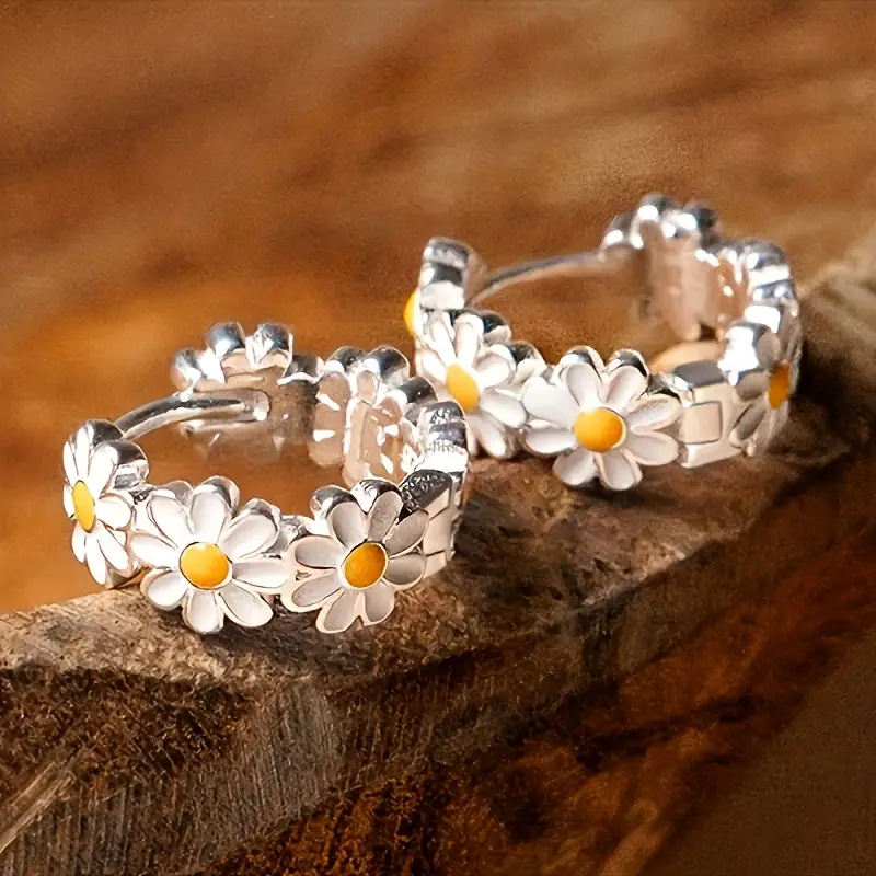Versilberte Damenohrringe Daisy Design - Liesel