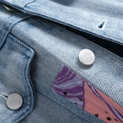 Damen Jacke aus Denim mit Stil und Farbe