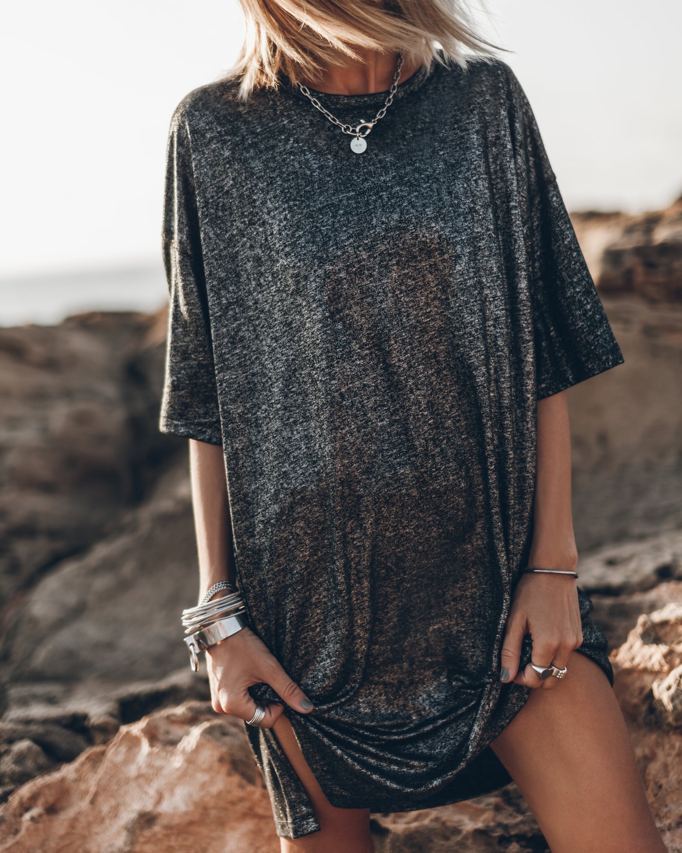 Kylie - Das dunkle, glitzernde Leinenkleid