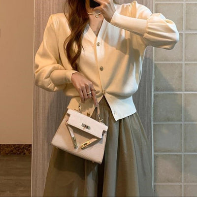 Damen Strickjacke mit V-Ausschnitt und Puffärmeln im Retrostil - Odile