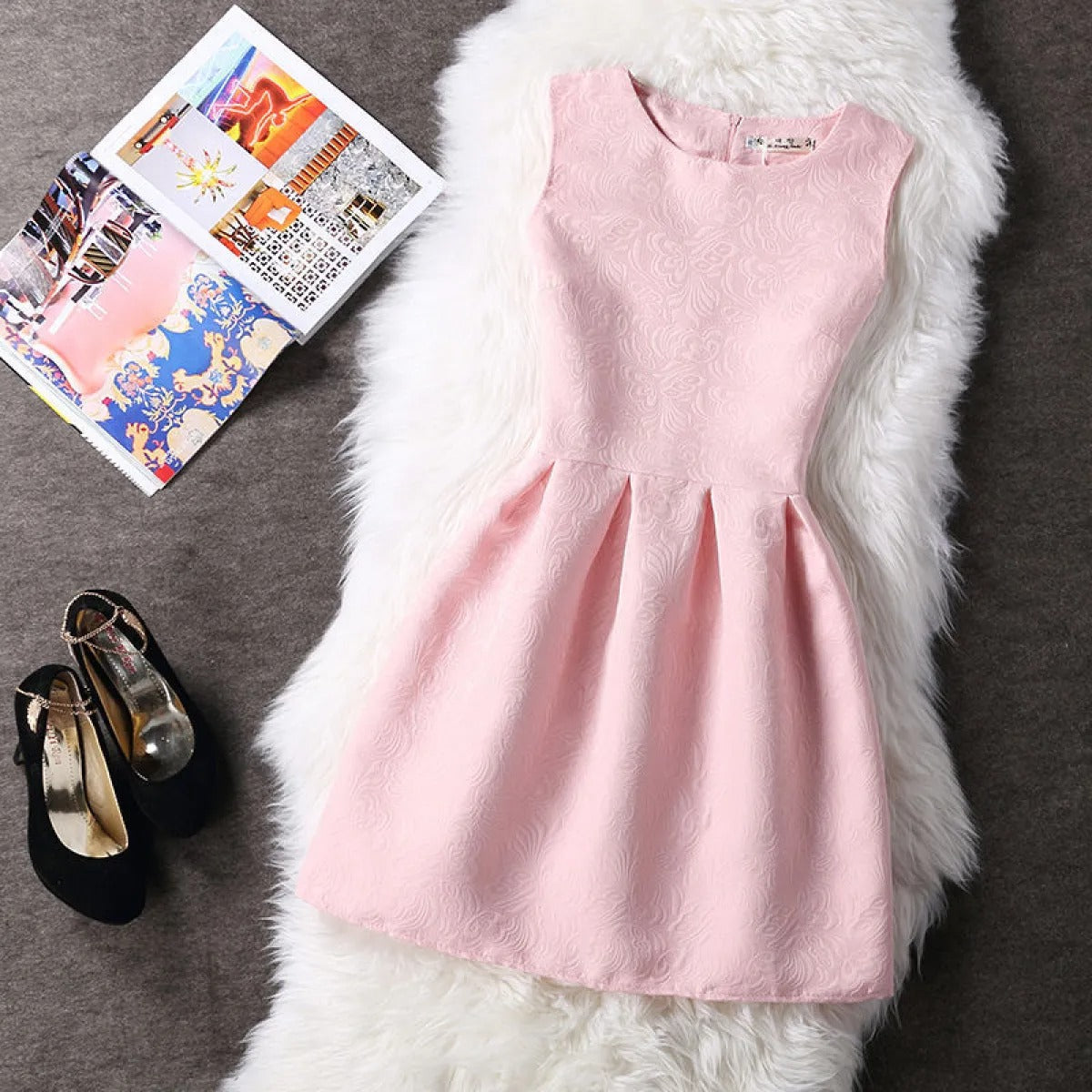 Ausgestelltes ärmelloses Partykleid - Celinne