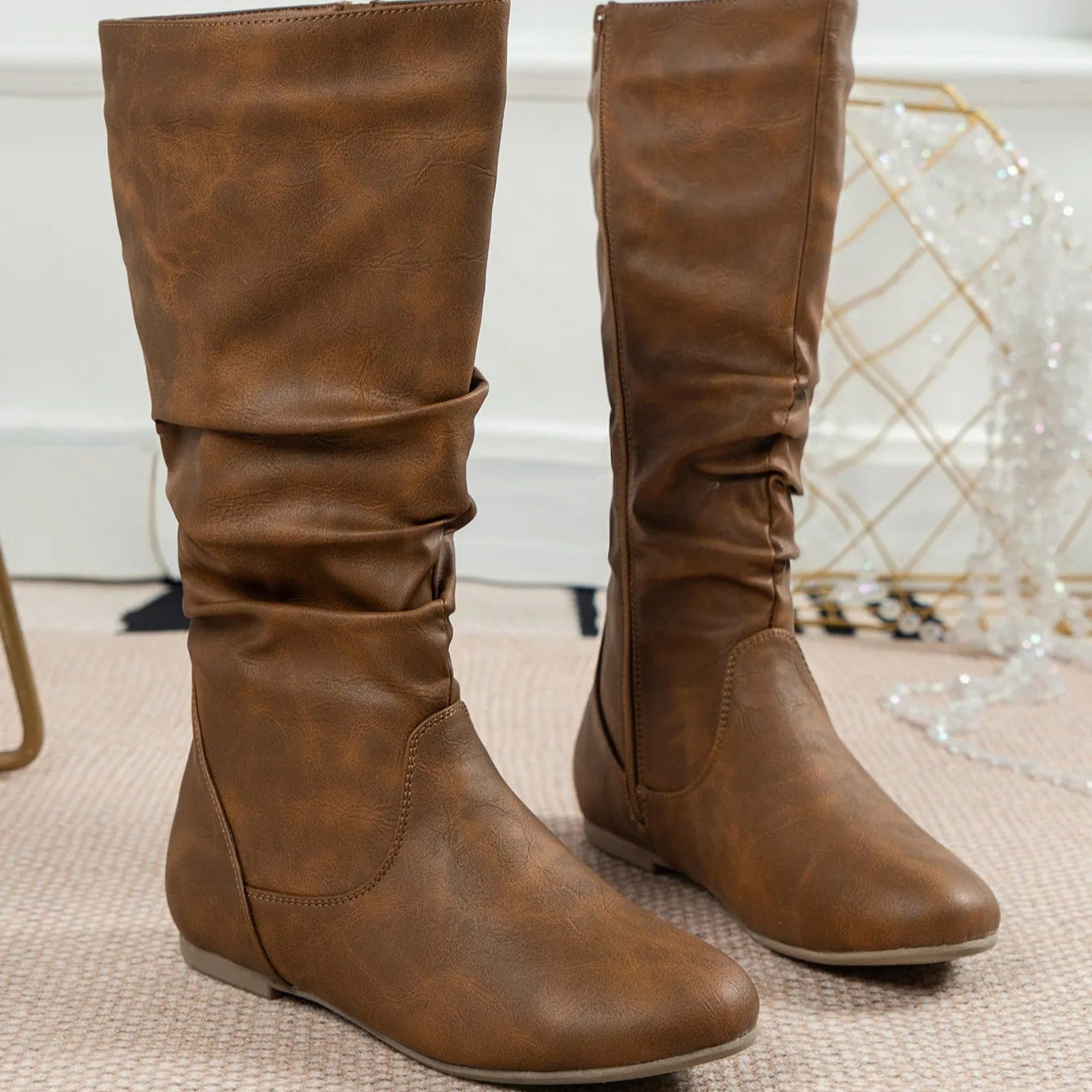 Flache High-Top-Stiefel mit seitlichen Raffungen - Rhea