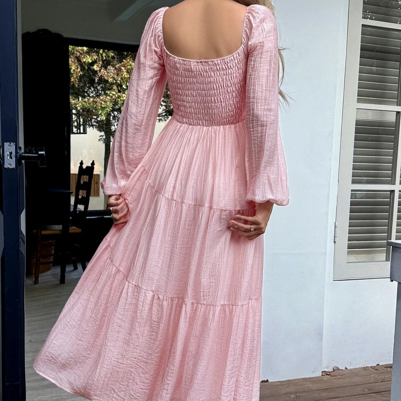 Langes Kleid mit quadratischem Ausschnitt - Liora