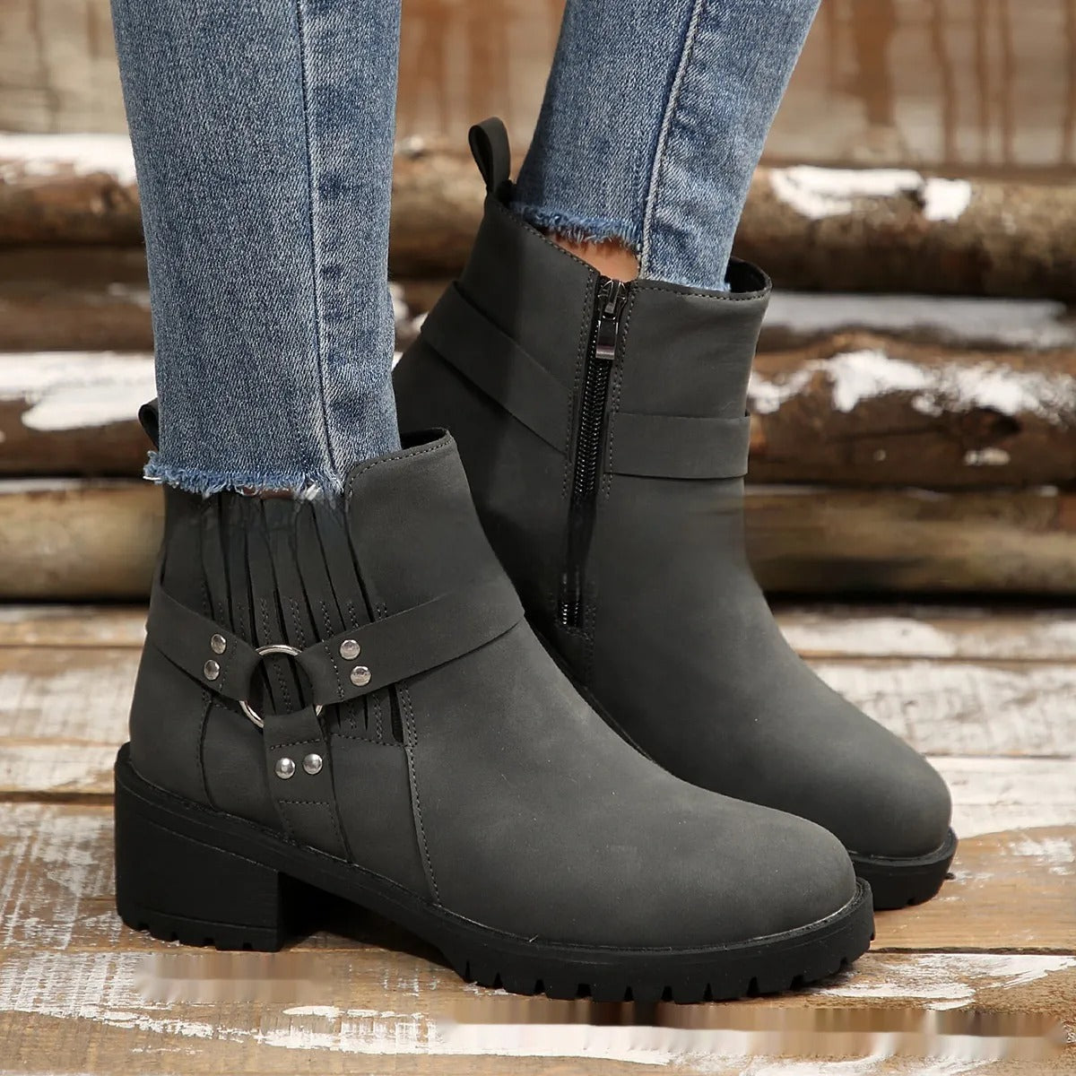 Damenstiefelette mit mittlerem Absatz und Schnalle - Narella