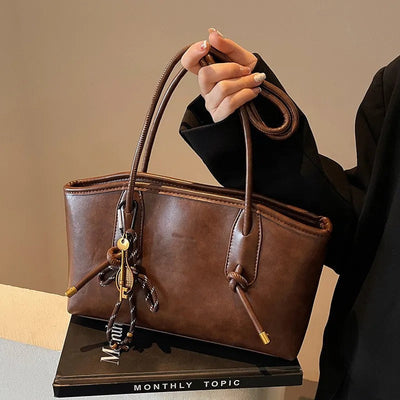 Umhängetasche aus Kunstleder für Damen im strukturierten Stil - Mireia