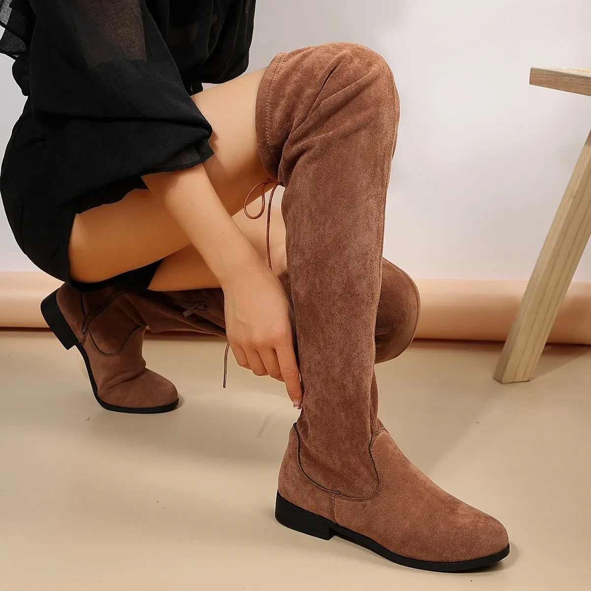Hohe Overknee-Stiefel aus synthetischem Wildleder für Damen - Lianne