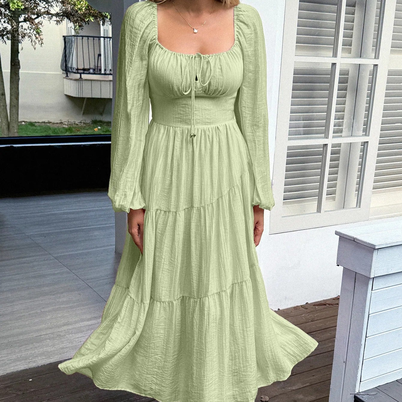 Langes Kleid mit quadratischem Ausschnitt - Liora