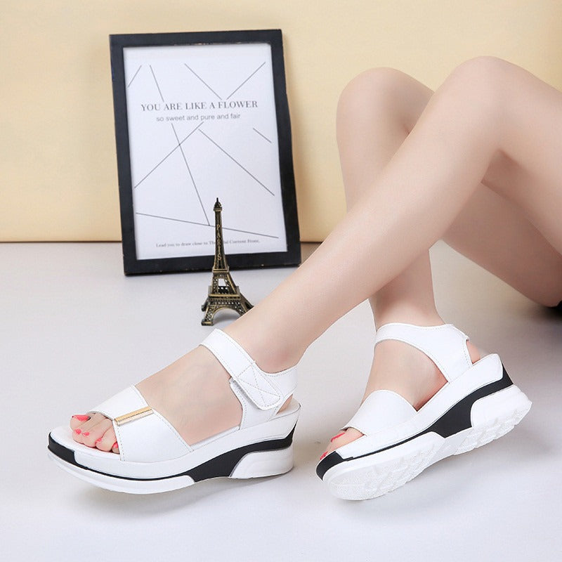 Minimalistische Damen Plateausandalen mit Klettverschluss - Eliane