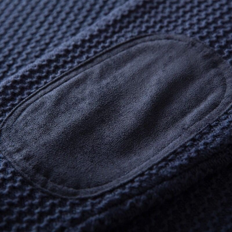 Strickpullover mit Stickerei auf der Vorderseite - Cech