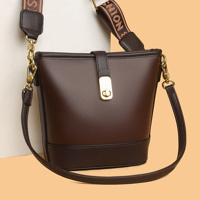 Damen-Umhängetasche aus Leder mit strukturiertem Eimer-Design - Mireia