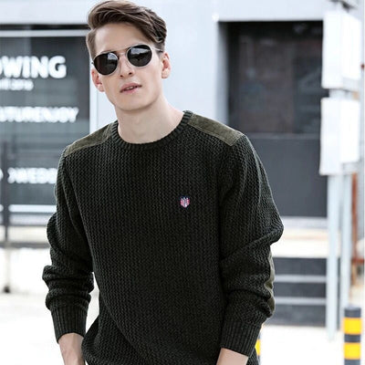 Strickpullover mit Stickerei auf der Vorderseite - Cech