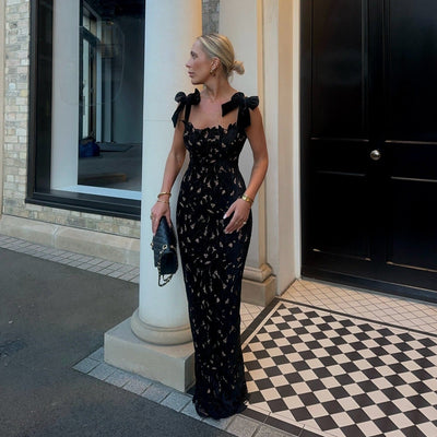 Tailliertes Kleid mit floraler Spitze und Schleifen - Roselina