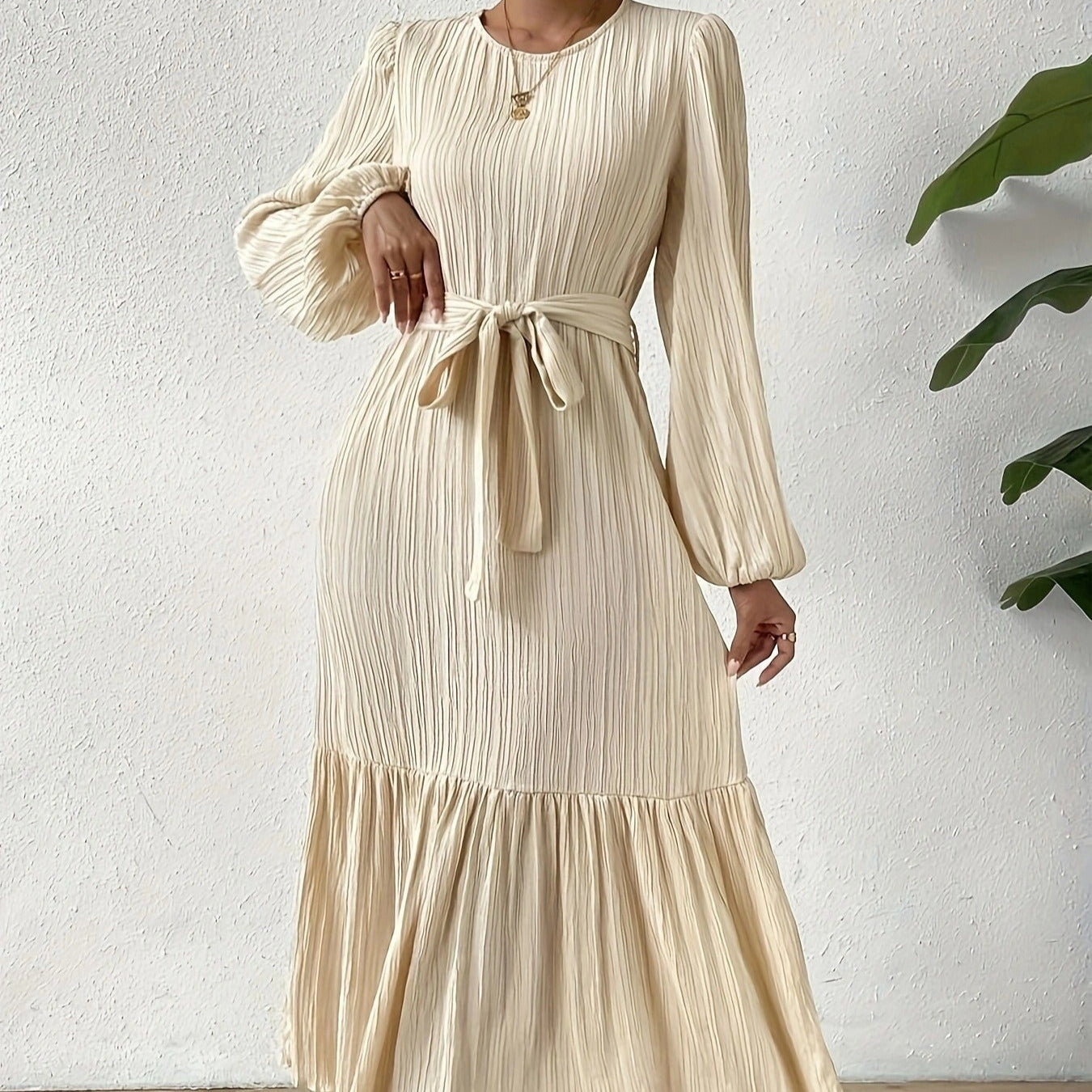 Langärmeliges Kleid mit Falten - Althia