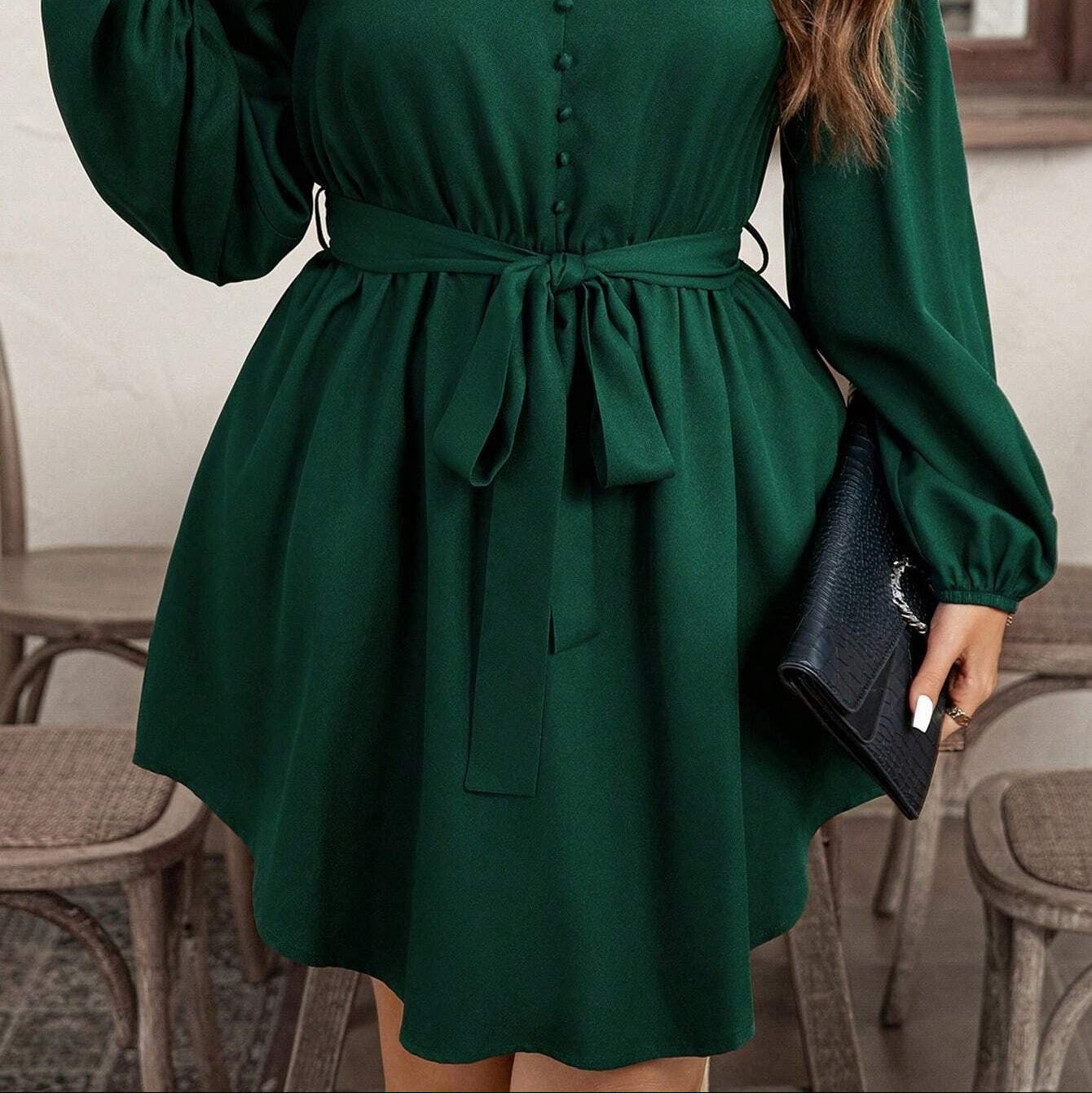 Kurzes Kleid mit Schleife in der Taille - Narella