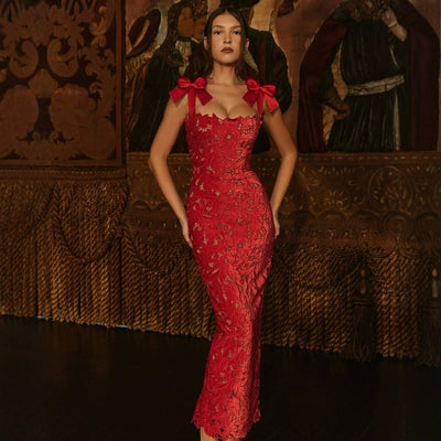 Tailliertes Kleid mit floraler Spitze und Schleifen - Roselina