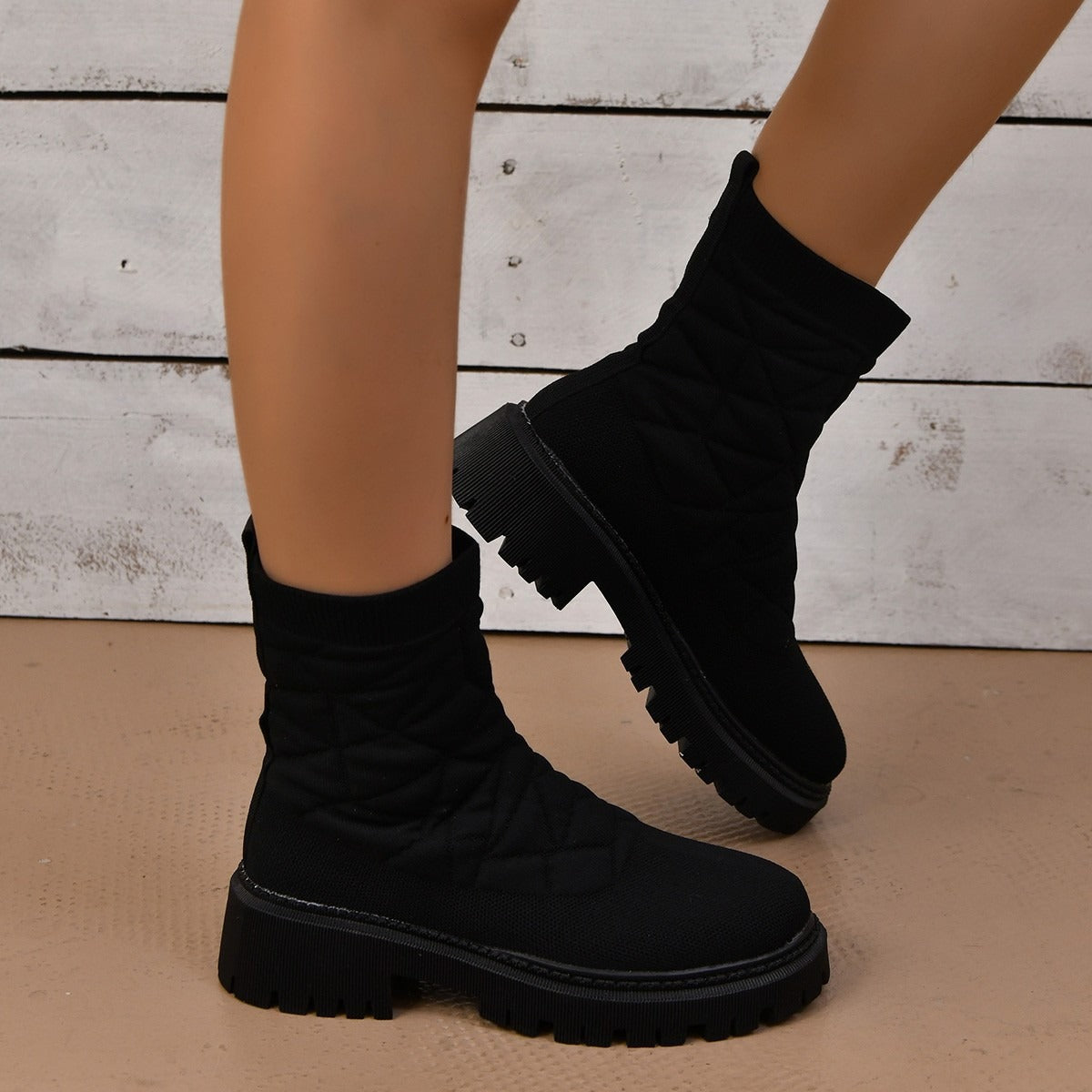 Gesteppte Damenstiefel aus Stoff mit Laufsohle im urbanen Stil - Kaela
