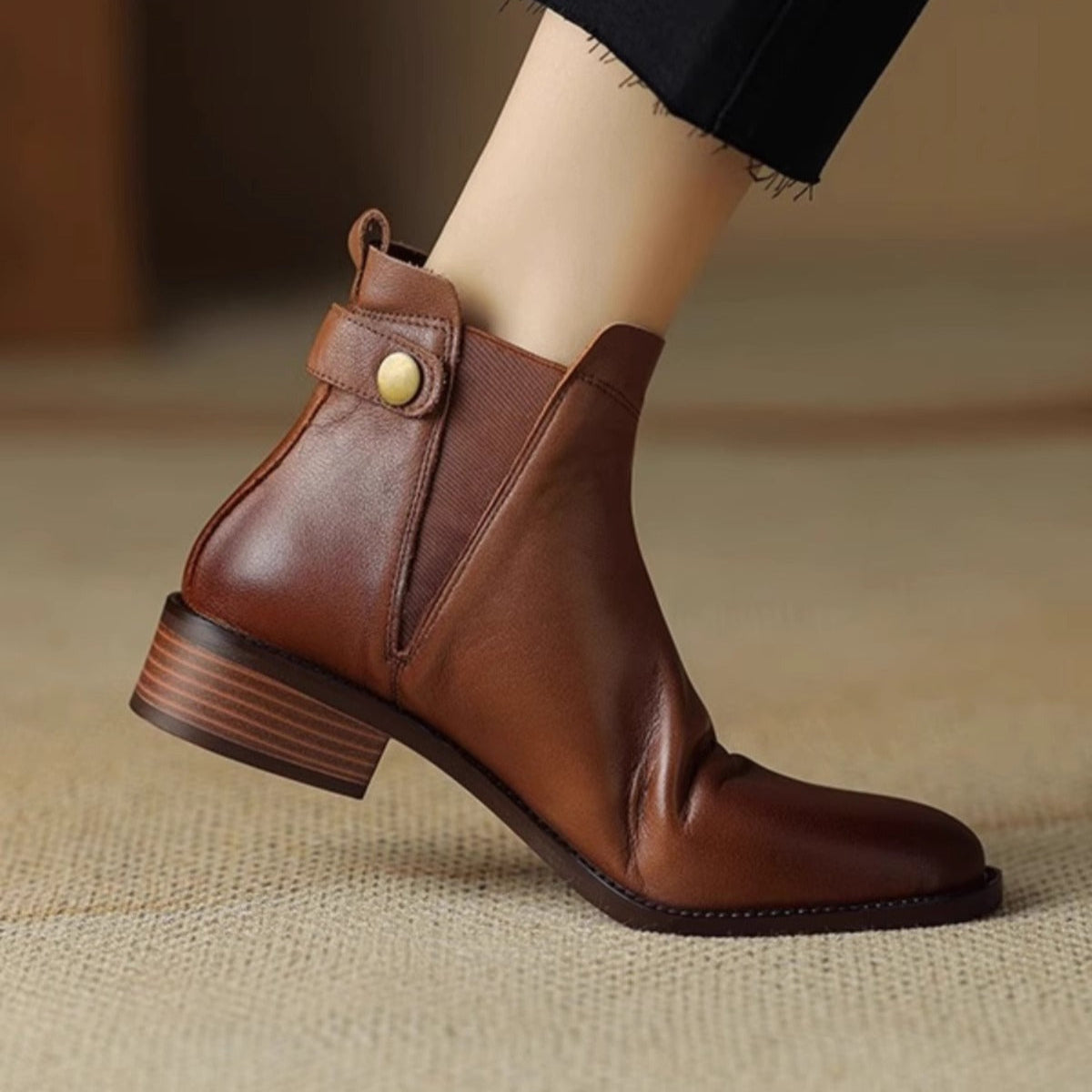 Flache Damenstiefel mit Gummizug im Chelsea-Stil aus Leder - Keira