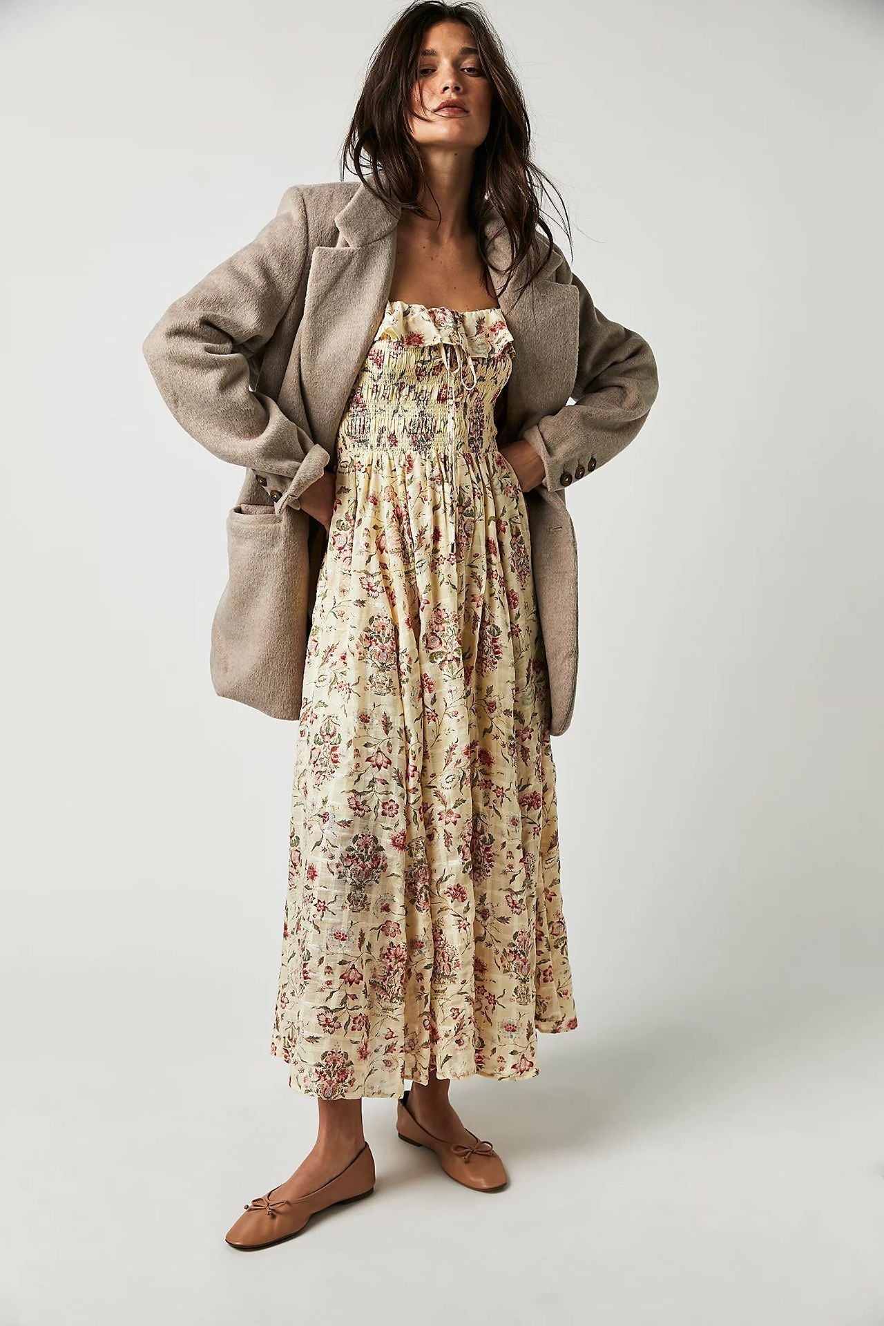 Samira - Bedrucktes Midikleid mit gerafftem Oberteil und Rüschen