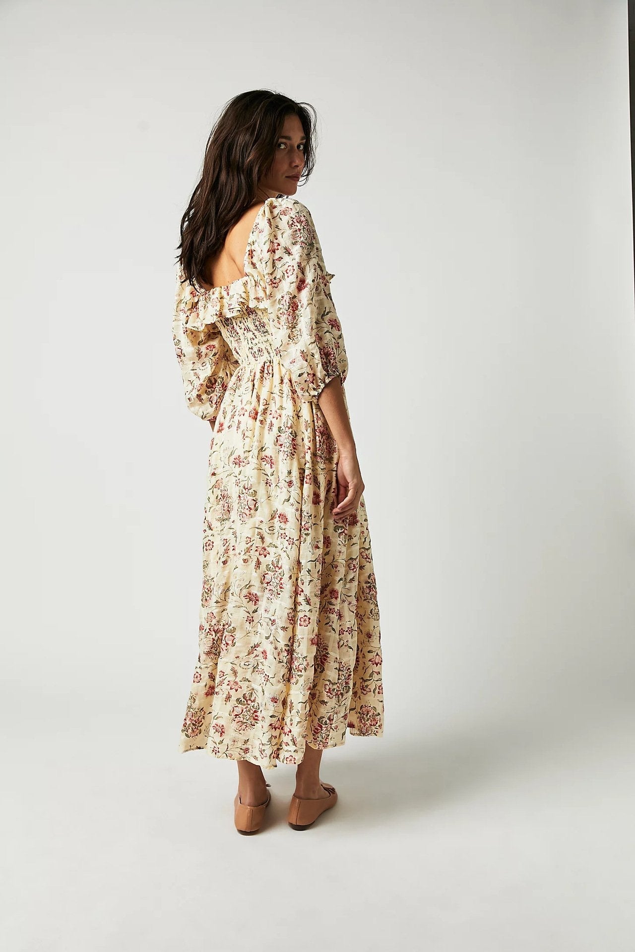 Samira - Bedrucktes Midikleid mit gerafftem Oberteil und Rüschen