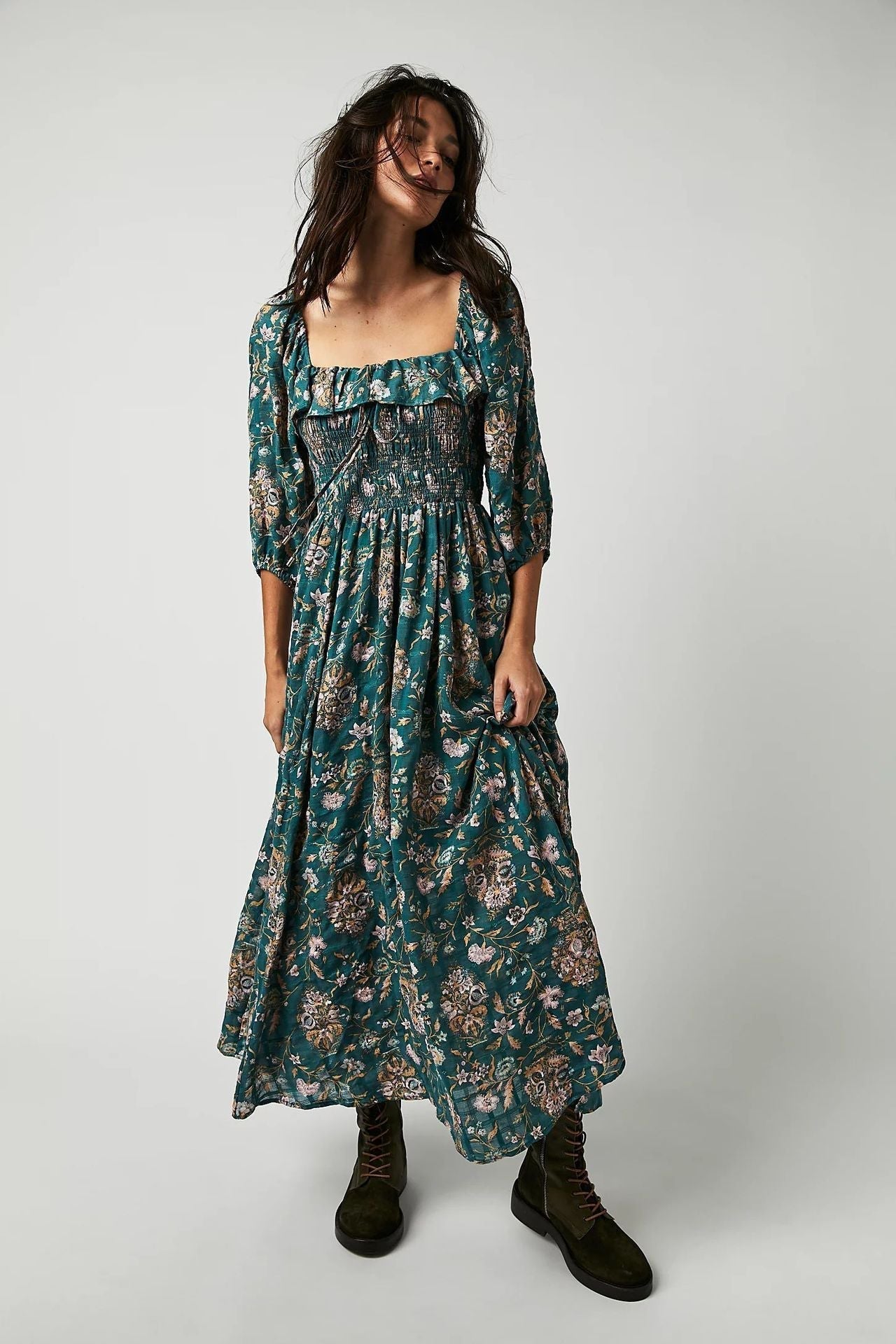 Samira - Bedrucktes Midikleid mit gerafftem Oberteil und Rüschen