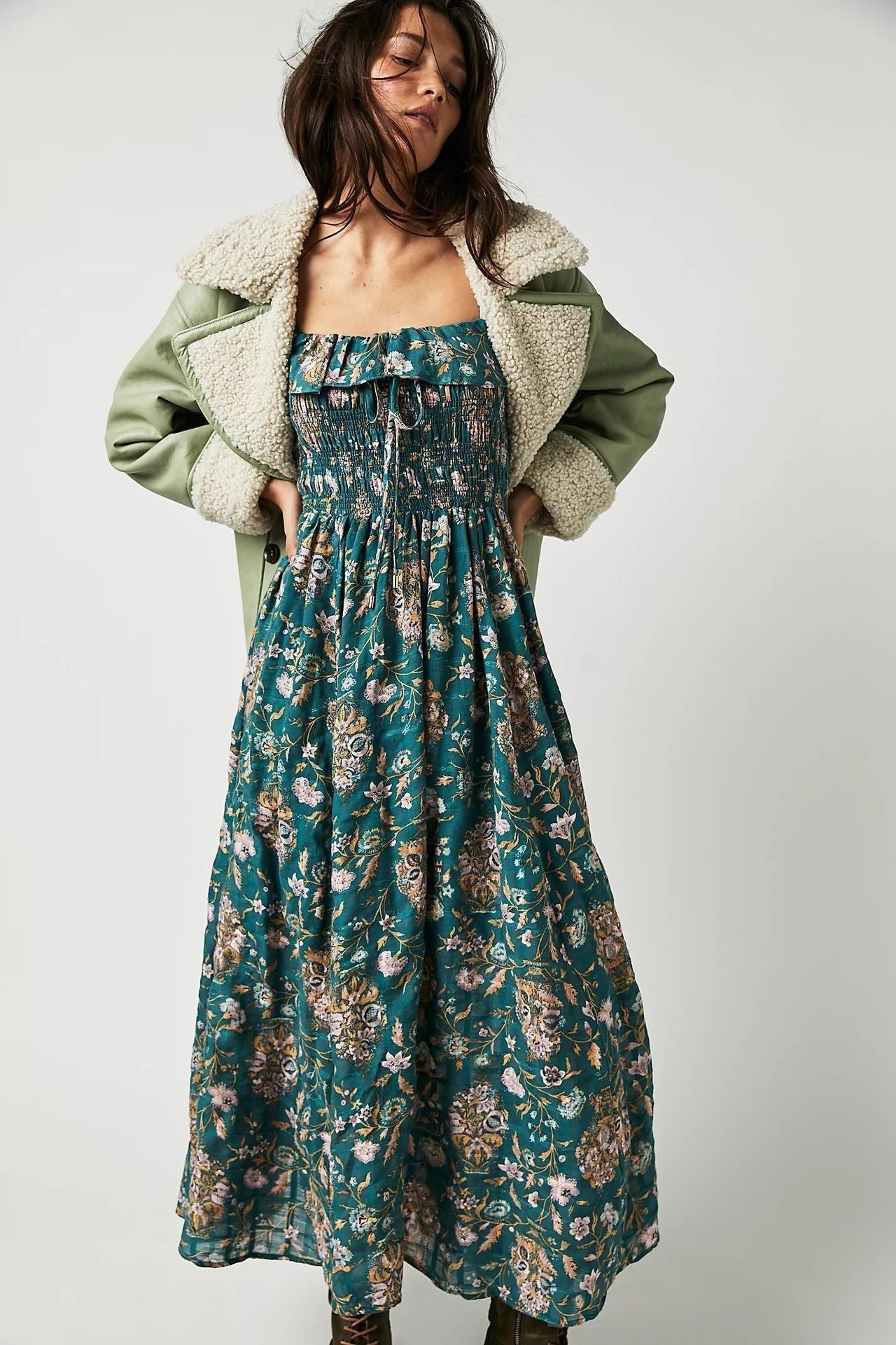 Samira - Bedrucktes Midikleid mit gerafftem Oberteil und Rüschen