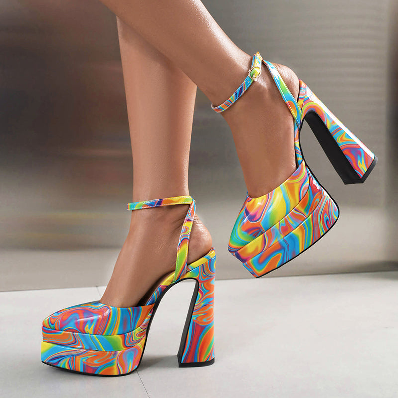 Glossed in Luxury Leder Heels