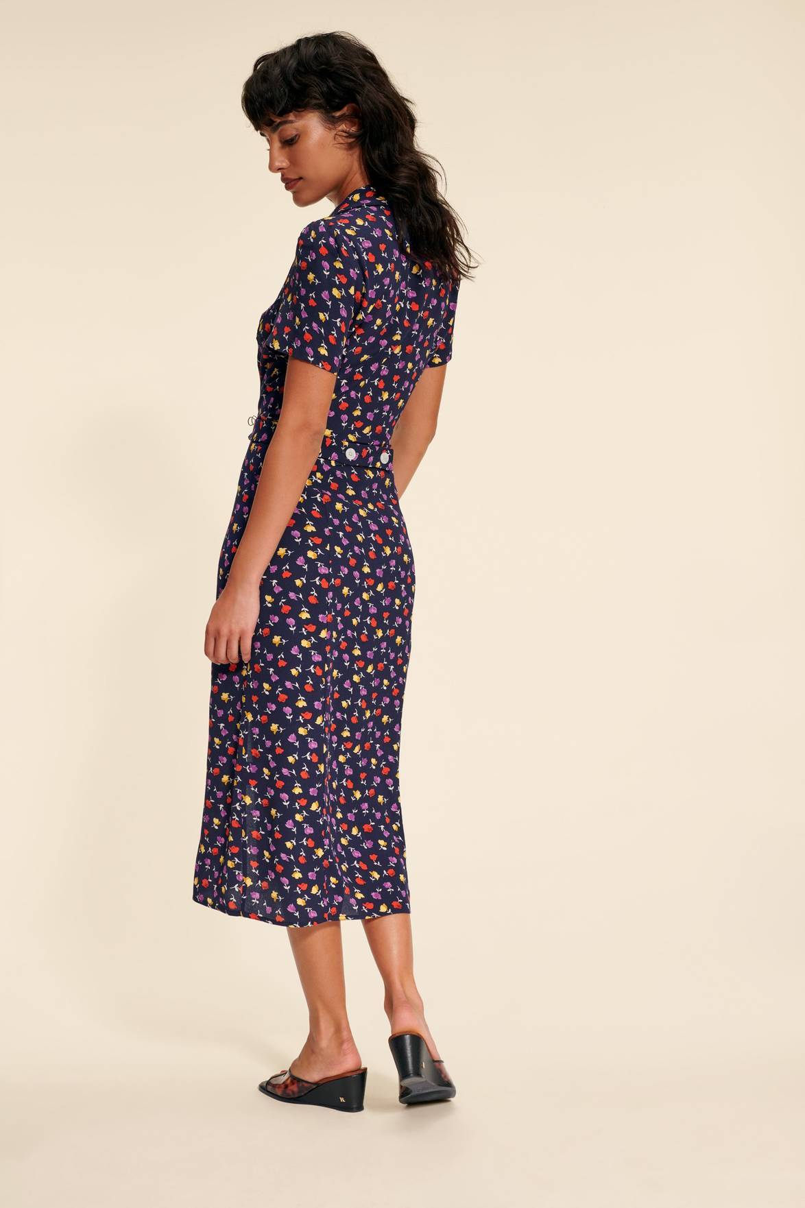 Mabel - Midi-Hemdkleid mit V-Ausschnitt und Knöpfen