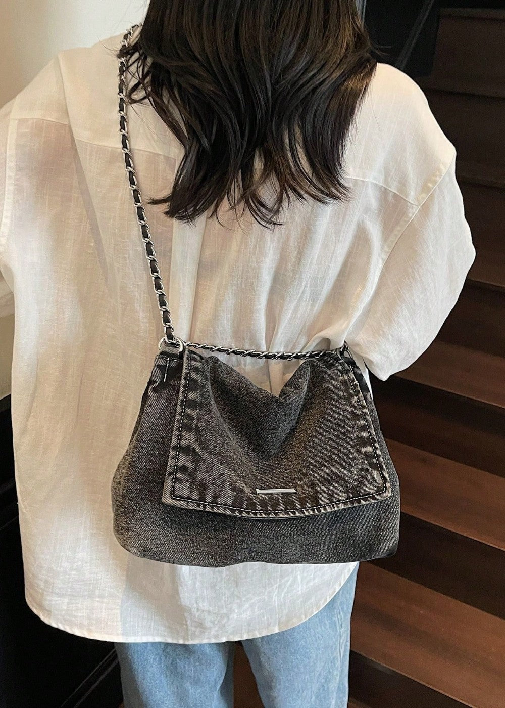 Metallische Kettentasche im urbanen Denim-Stil - Briseida