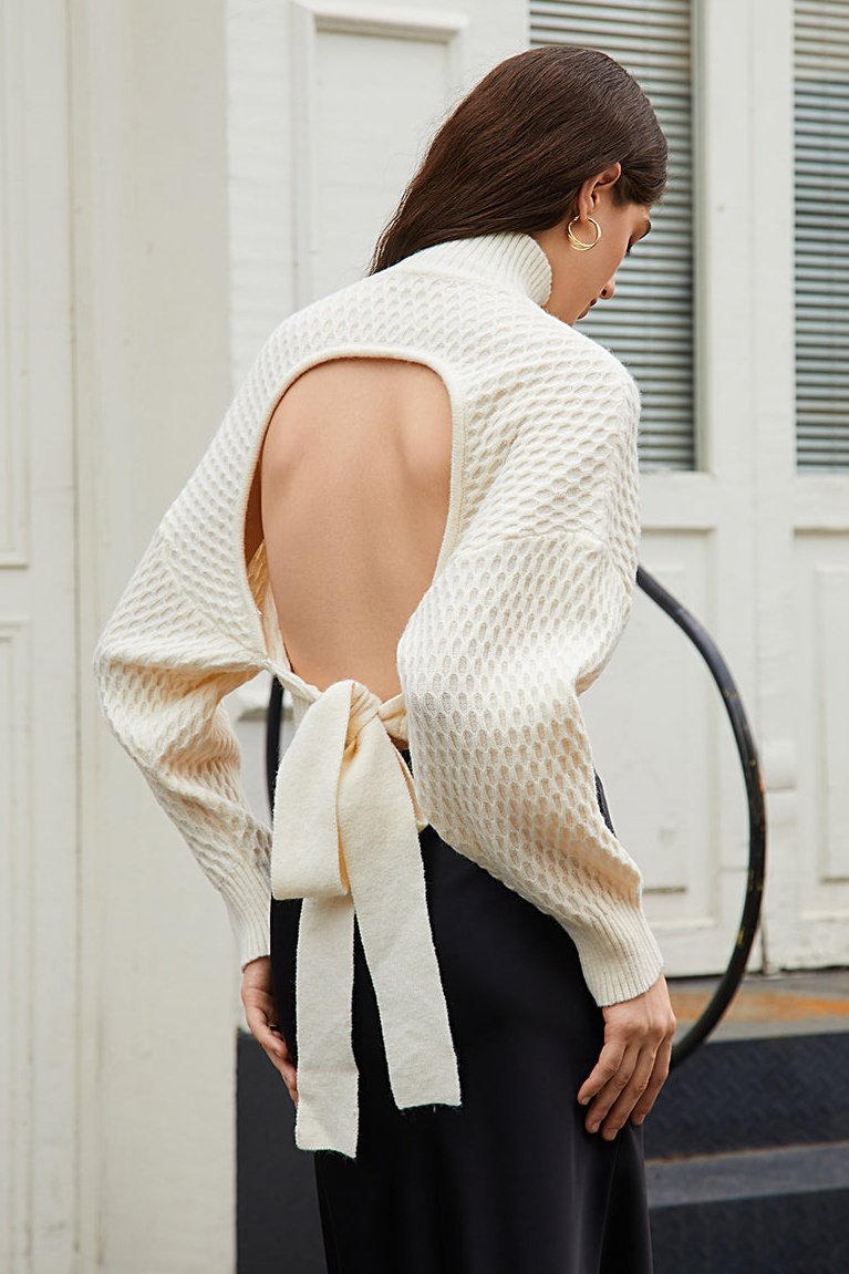 Alma Pullover mit rückenfreiem Rollkragen
