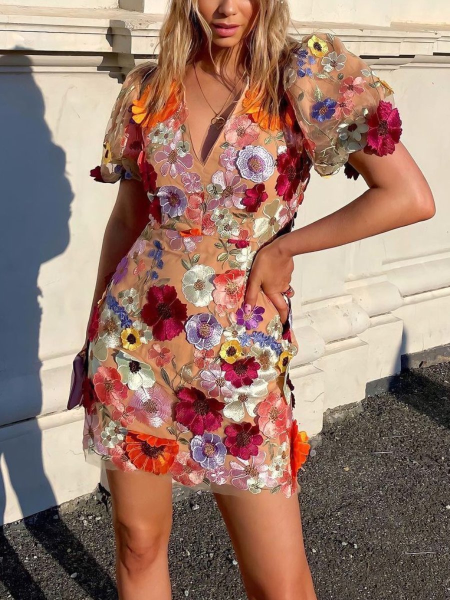 Flora - Pastellfarbenes Florales Kleid