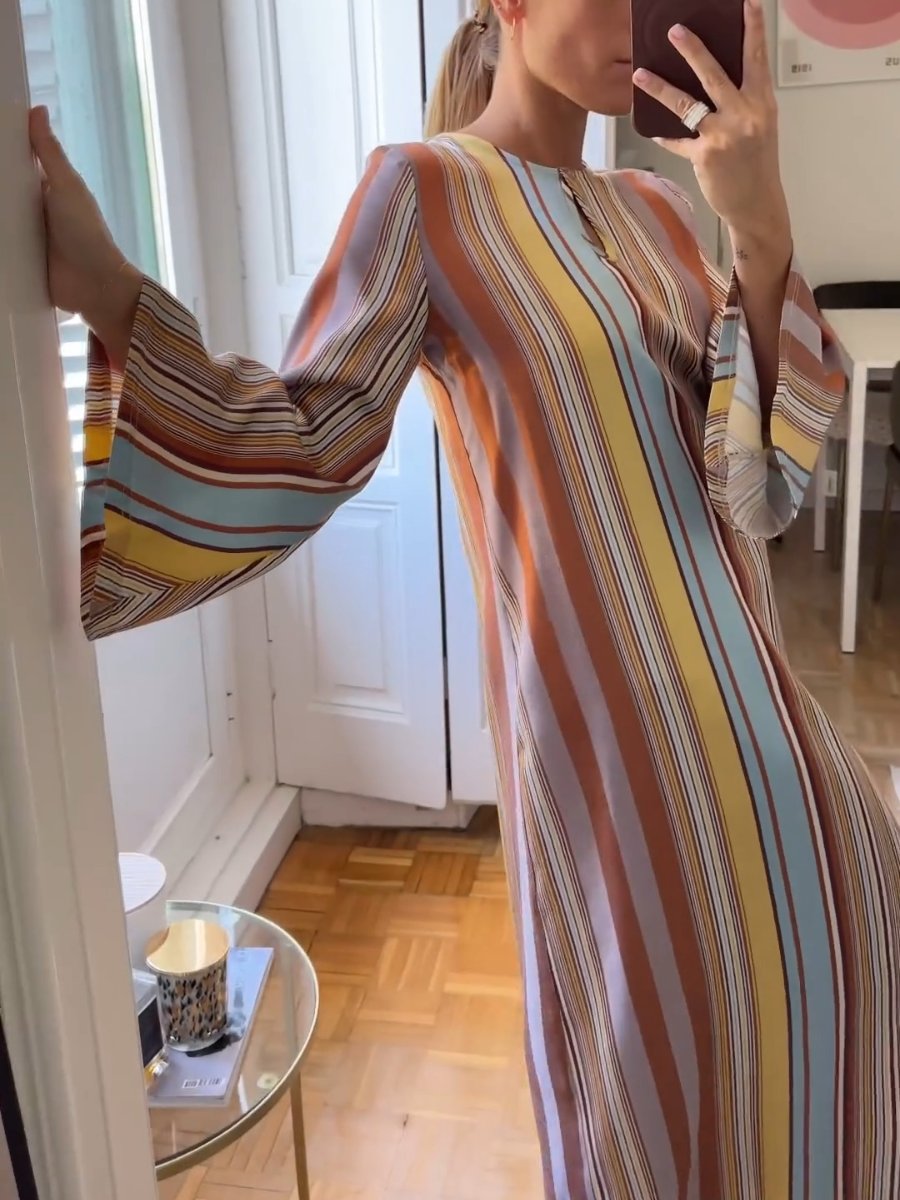 Ranora - Gestreiftes Kleid mit Hornärmeln