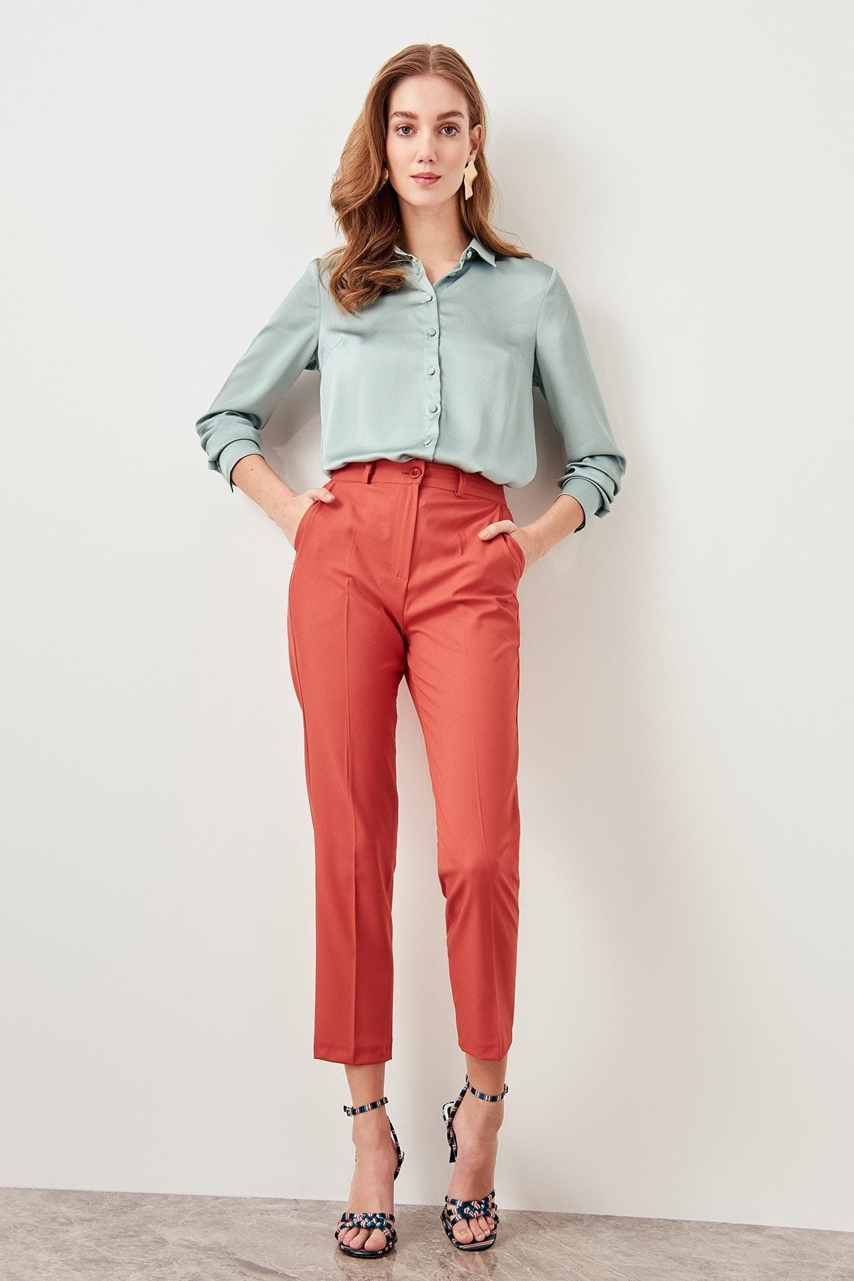 Alinda - Klassische Straight Leg Hose mit hoher Taille