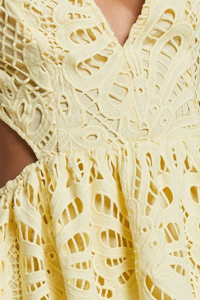 Sandra - Midikleid mit bestickter Spitze und Cut-Outs