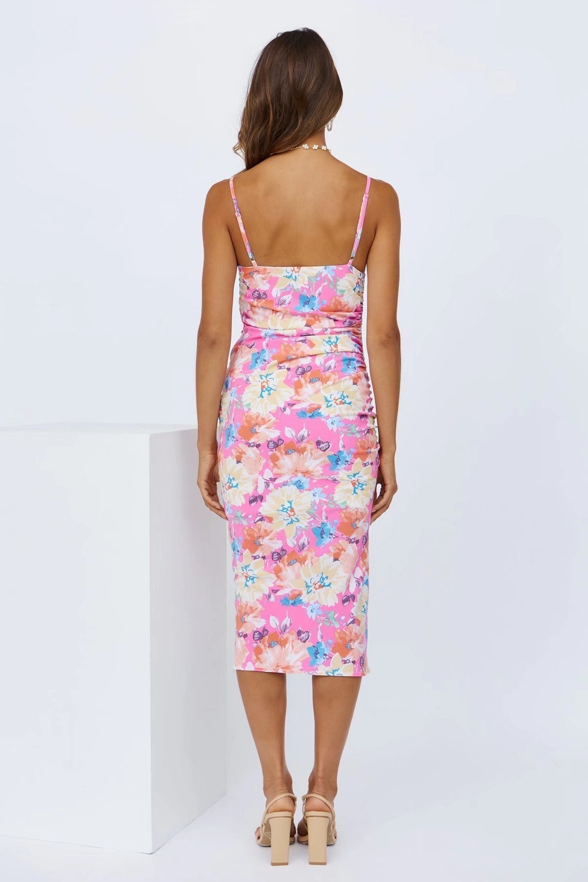 Vala - Blumenbedrucktes Midi-Sommerkleid mit Schlitz