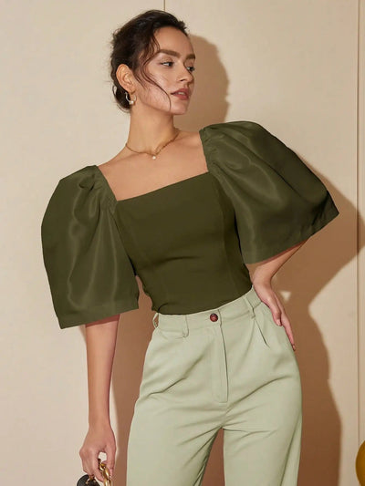 Johanna - Elegantes Top mit Laternenärmeln und quadratischem Kragen
